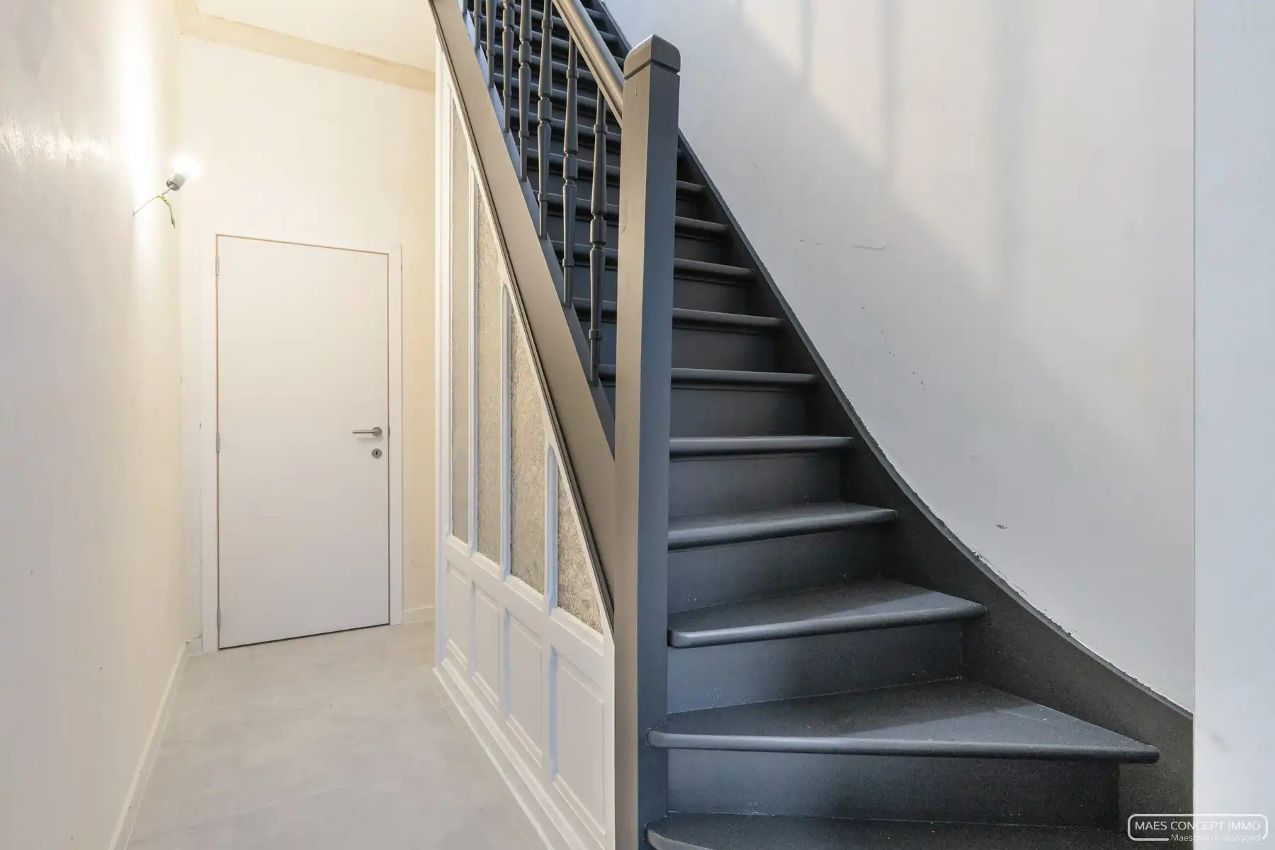 Gerenoveerde woning met 3 slaapkamers en grote tuin te koop centrum Avelgem foto 4