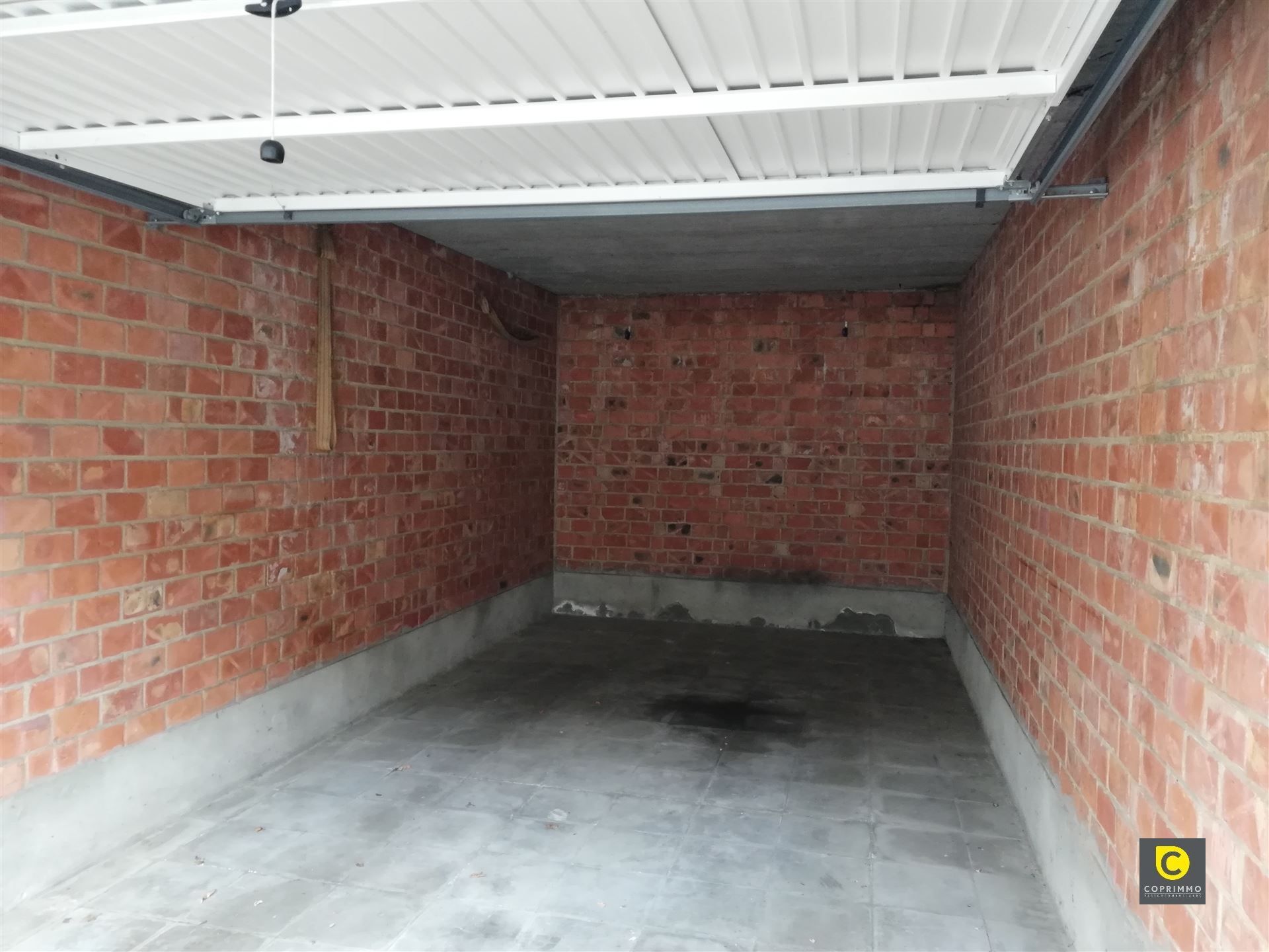 Ruime bovengrondse garagebox op zeer centrale ligging foto 2