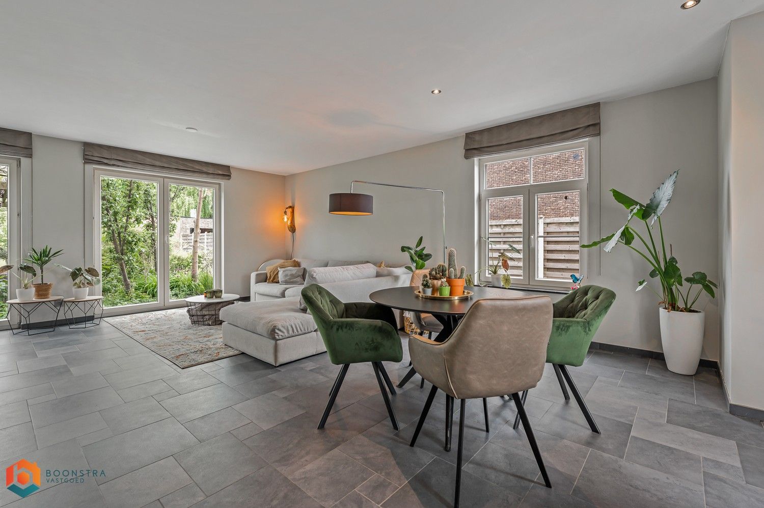 Stijlvolle en energiezuinige woning met 5 Slpkrs op een ruim perceel van 1370 m² foto 4