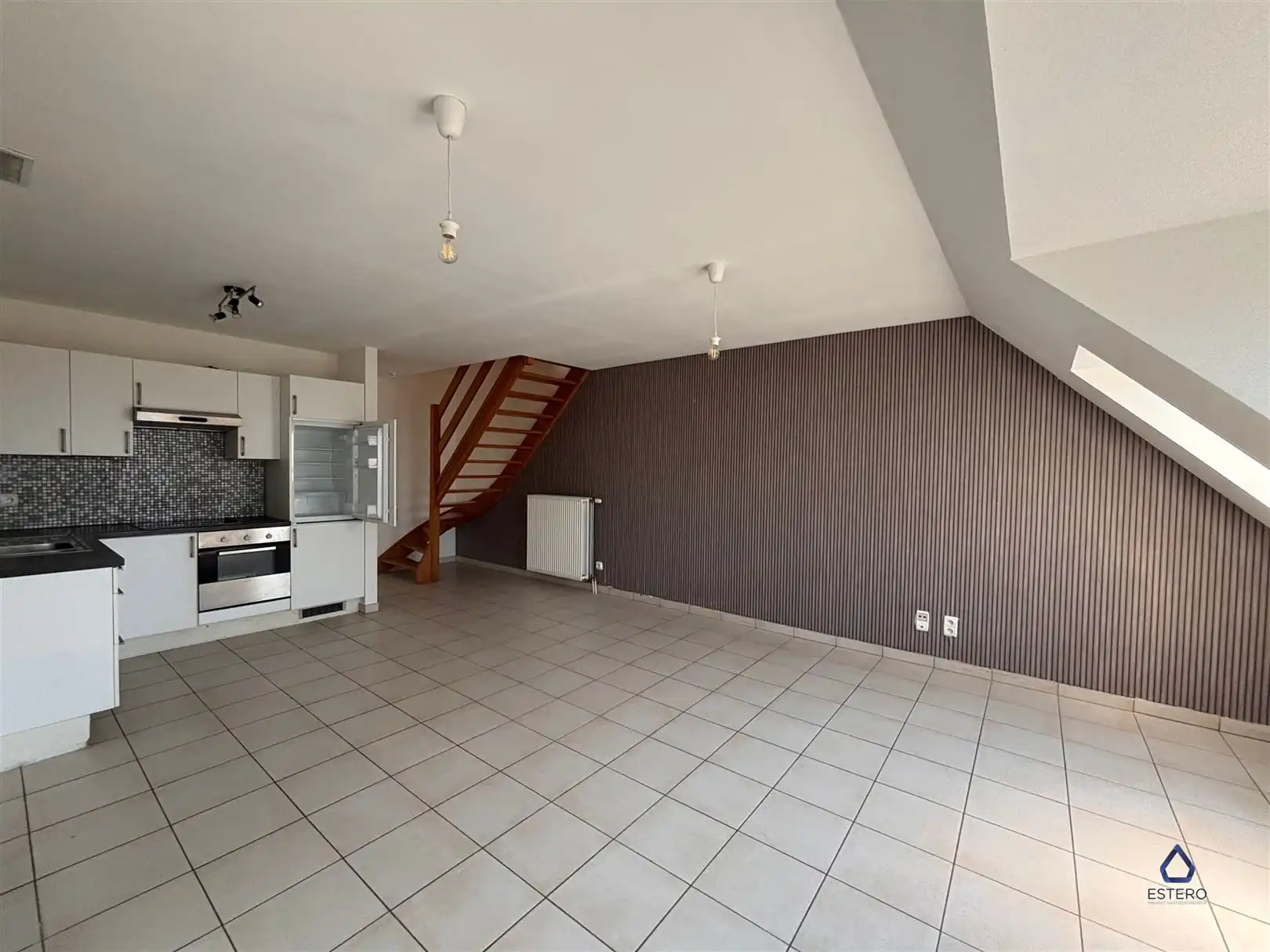 Instapklaar duplexappartement met 2 slaapkamers en terras foto 2