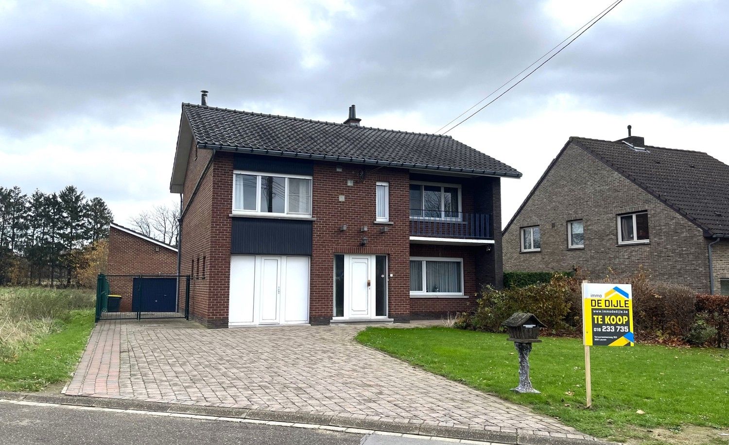 Hoofdfoto van de publicatie: Zeer ruime woning op een prachtig perceel van maar liefst 16a77ca!