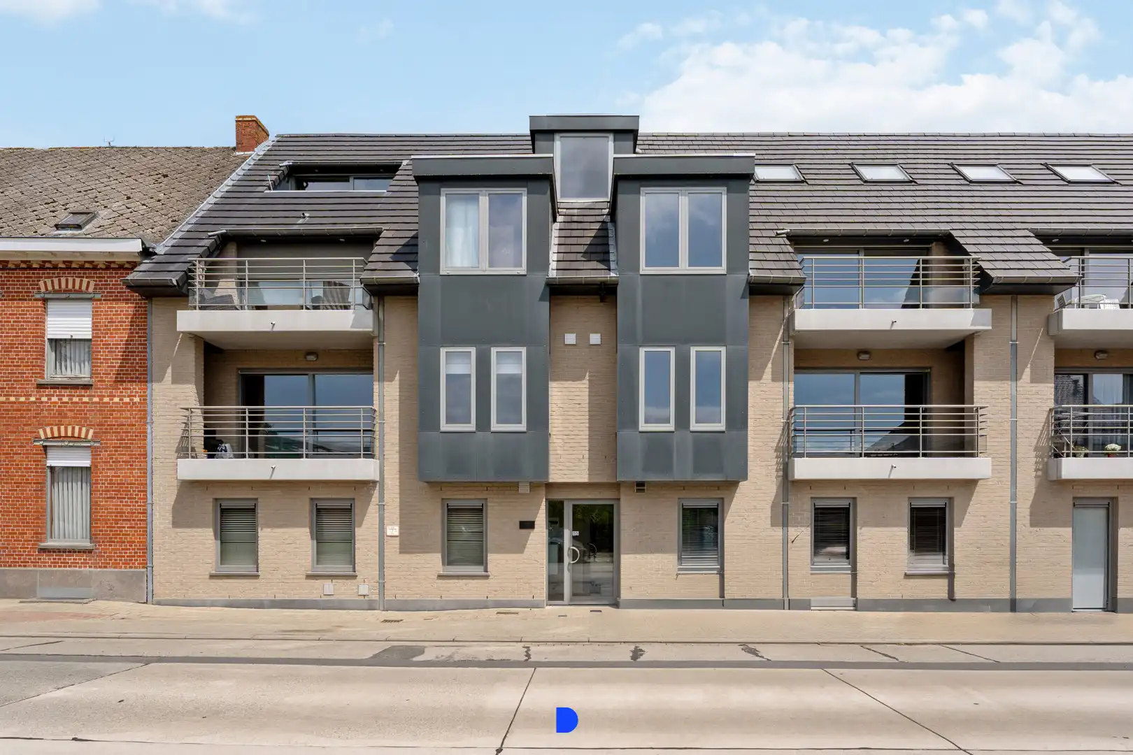 Ruim gelijkvloers appartement met terras. foto 3