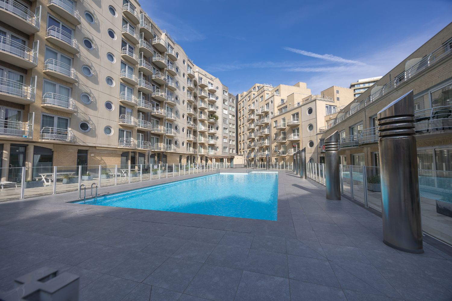 Penthouse op steenworp van het strand met panoramisch zicht foto 20