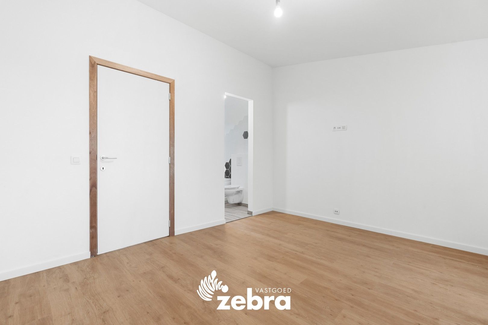 Gerenoveerde woning met 4 slaapkamers en 2 badkamers te Roeselare! foto 16