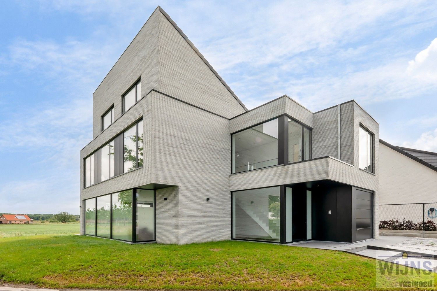 ZEER RUIME NIEUWBOUW OPEN BEBOUWING MET PRACHTIG VERZICHT OVER WEILANDEN foto {{pictureIndex}}