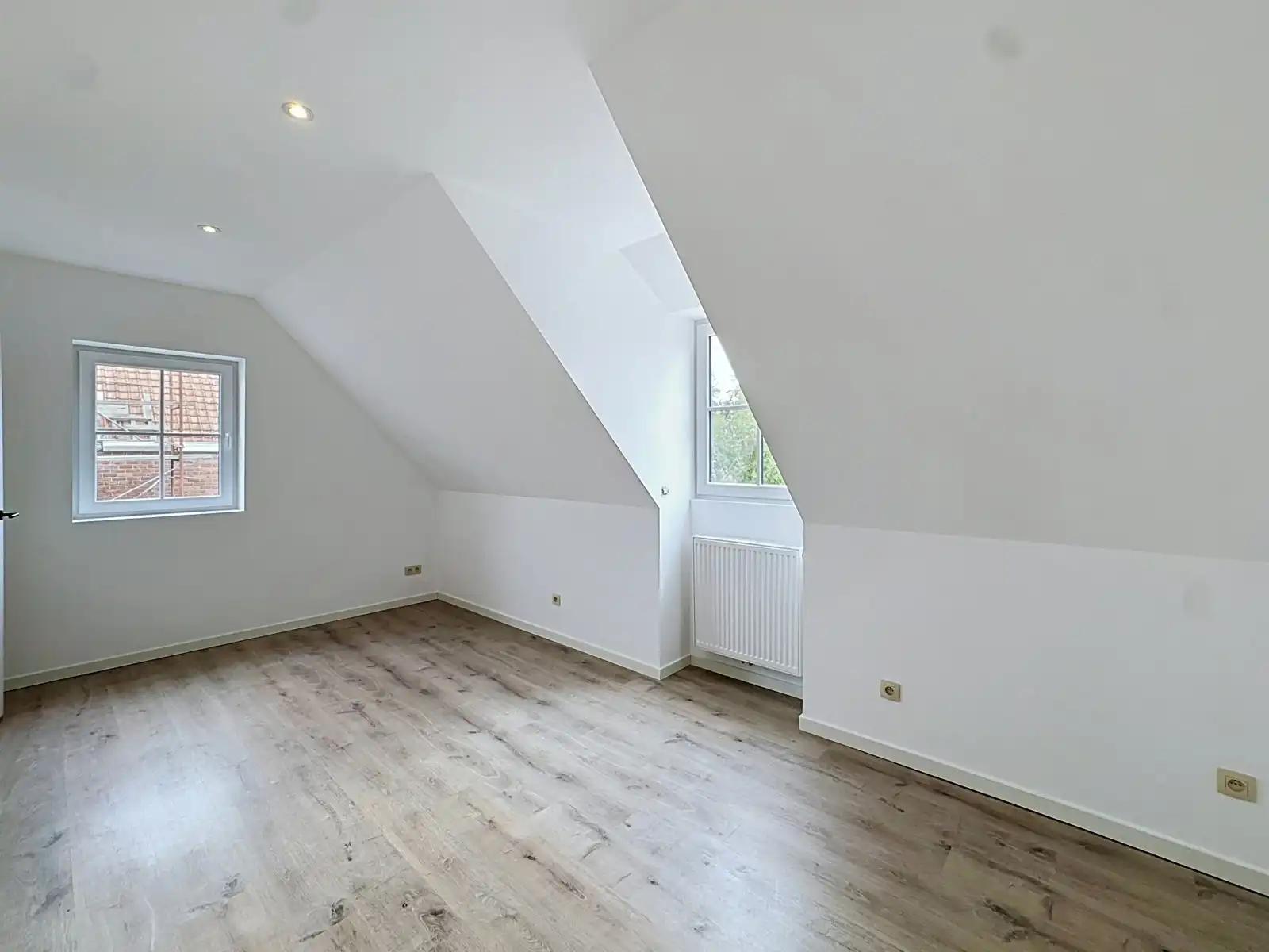 TE HUUR recente halfopen bebouwing met 3 slaapkamers Jabbeke foto 8