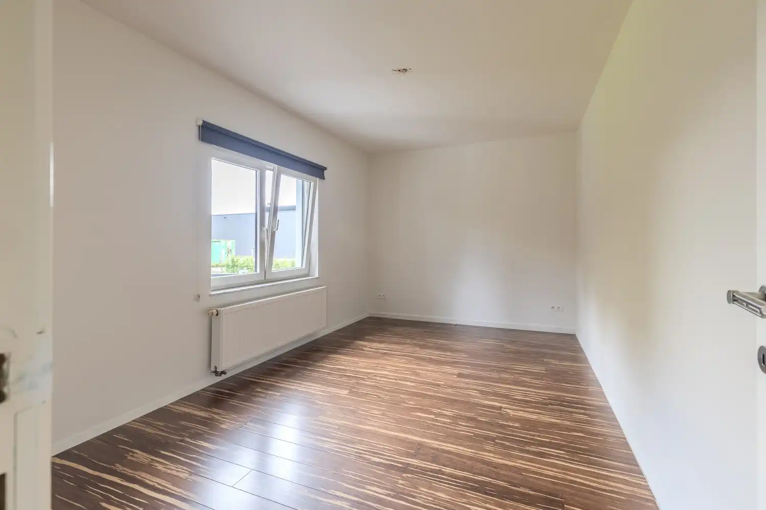 Instapklare woning op een ruim perceel van circa 8a8ca met tuin en garage op een gunstige locatie. foto 22