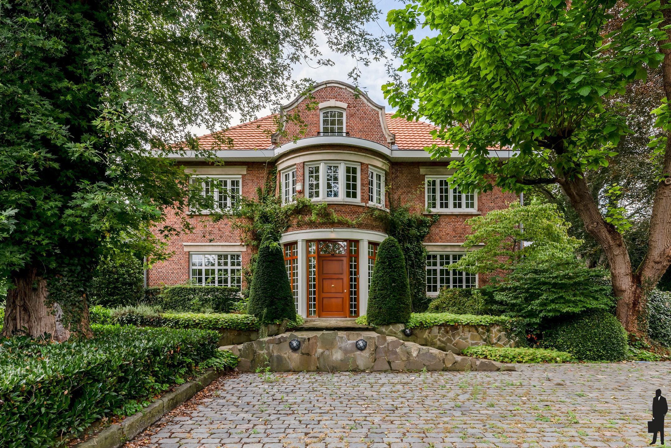 Charmante villa met parktuin op 4.309 m² in Brasschaat foto {{pictureIndex}}