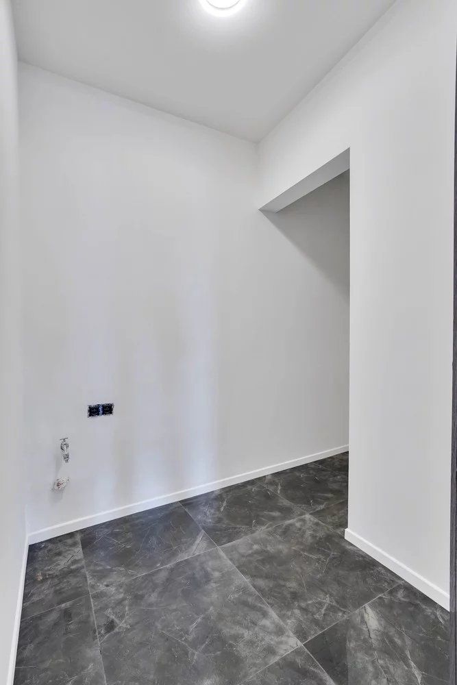Gerenoveerde woning met vier slaapkamers en inpandige garage foto 5