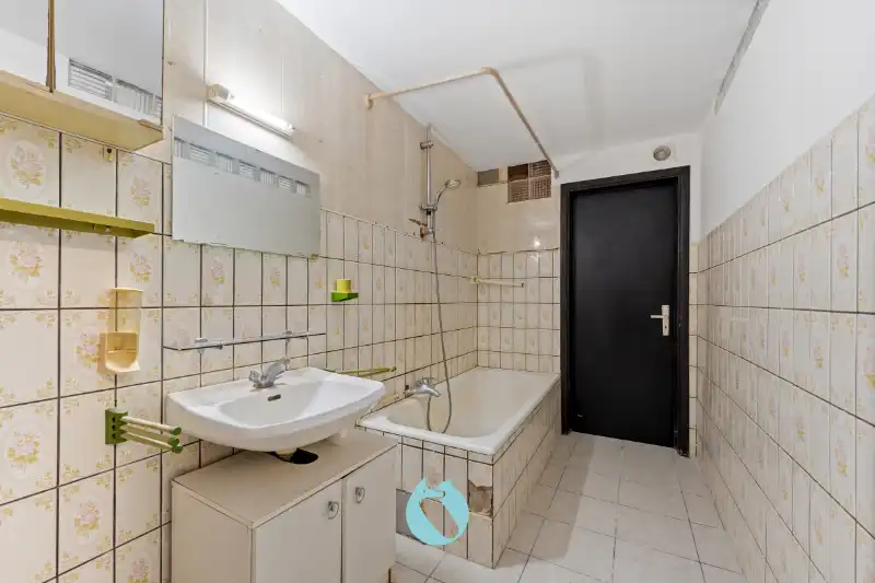 Kleinschalig gebouw met 2 appartementen en 2 garages foto 4