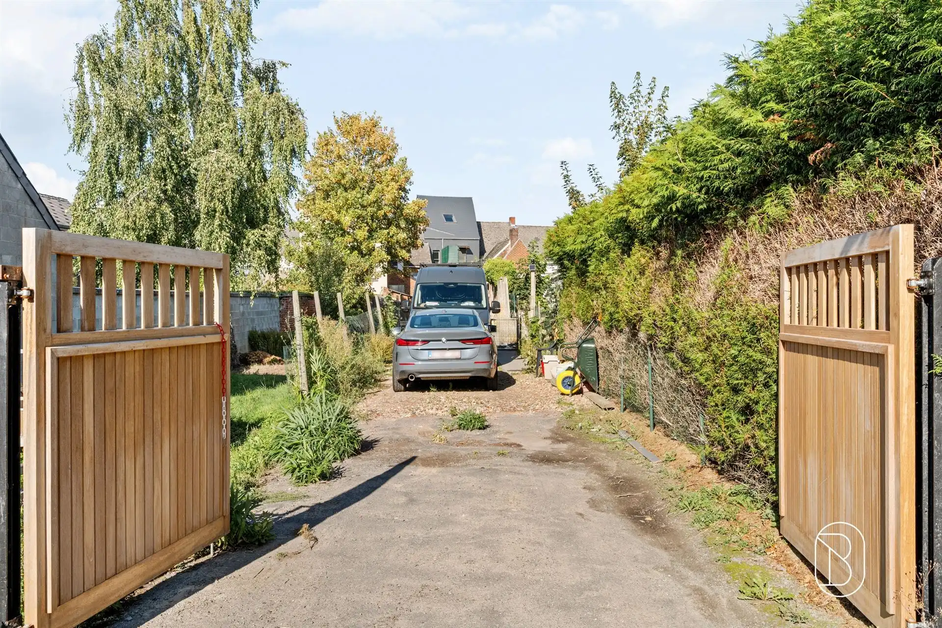 Gerenoveerde opbrengsteigendom bestaande uit 2 appartementen. foto 4