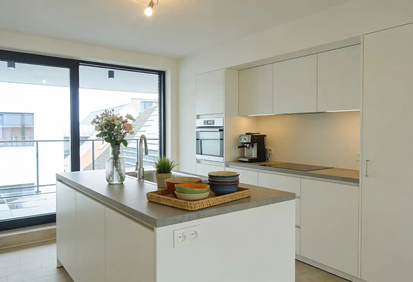 Prachtig appartement op de markt van Torhout foto 2