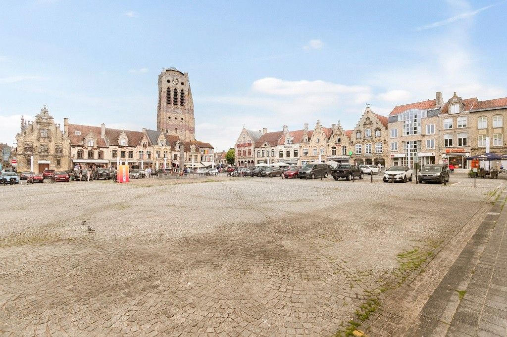 VEURNE: Charmant gerenoveerde en instapklare rijwoning pal in het historisch centrum van Veurne met alle nieuw comfort en 2 slaapkamers. foto 20