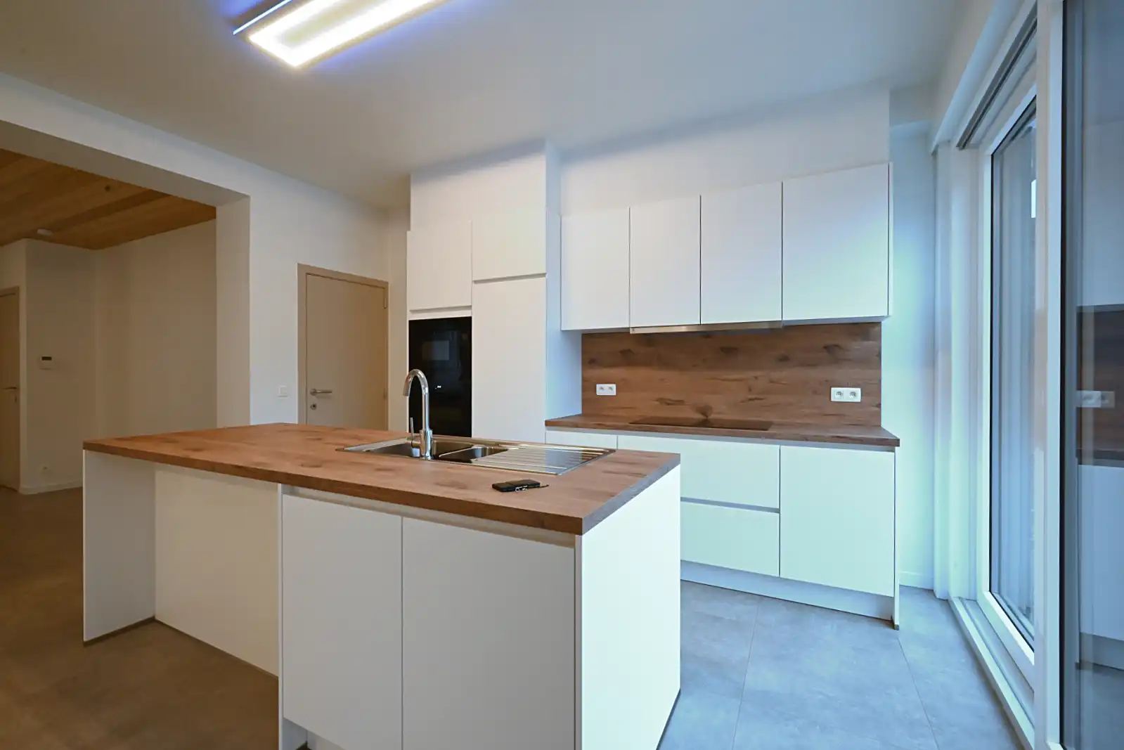 Prachtig afgewerkte woning met 3 slaapkamers in het centrum van Ardooie foto 3