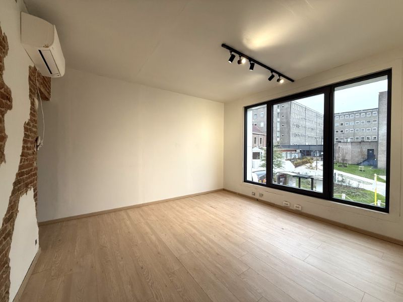 Handelspand of kantoor op toplocatie in de winkelstraat van Temse foto 12
