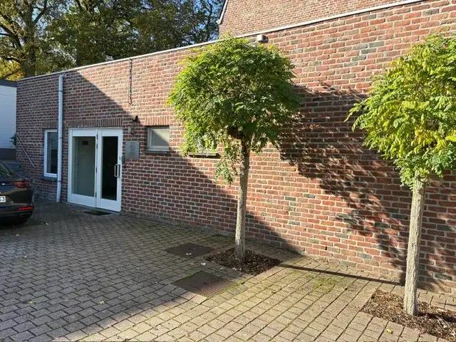 Gelijkvloerse koel- en handelsruimtes met laad- en loskade foto 4