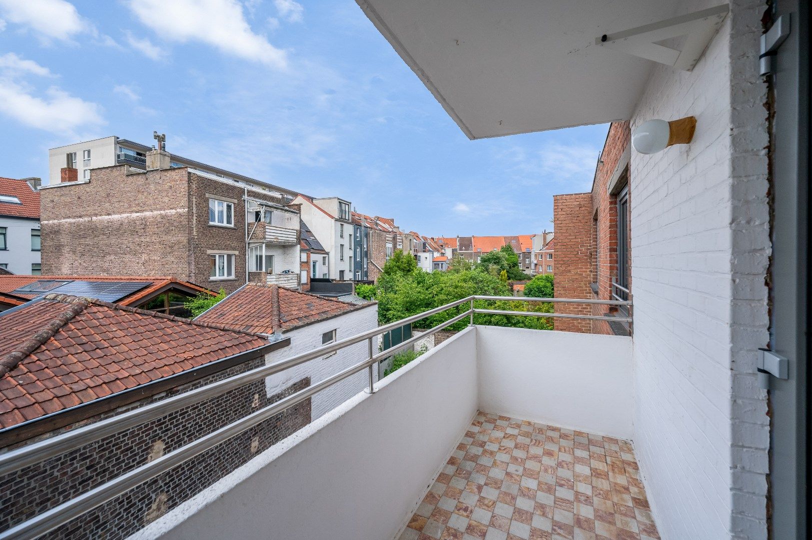 Modern 2 slpk appartement met terras en garage foto 3