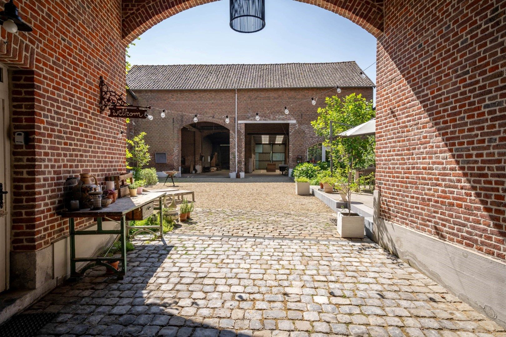 Prachtig gerestaureerde instapklare vierkantshoeve op 29a77ca in de dorpskern van het mooie landelijke Alt-Hoeselt foto 20