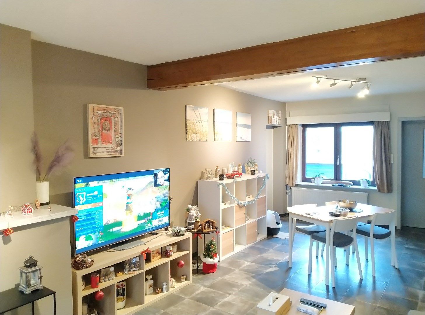Een huis met landbouwloods. foto 19