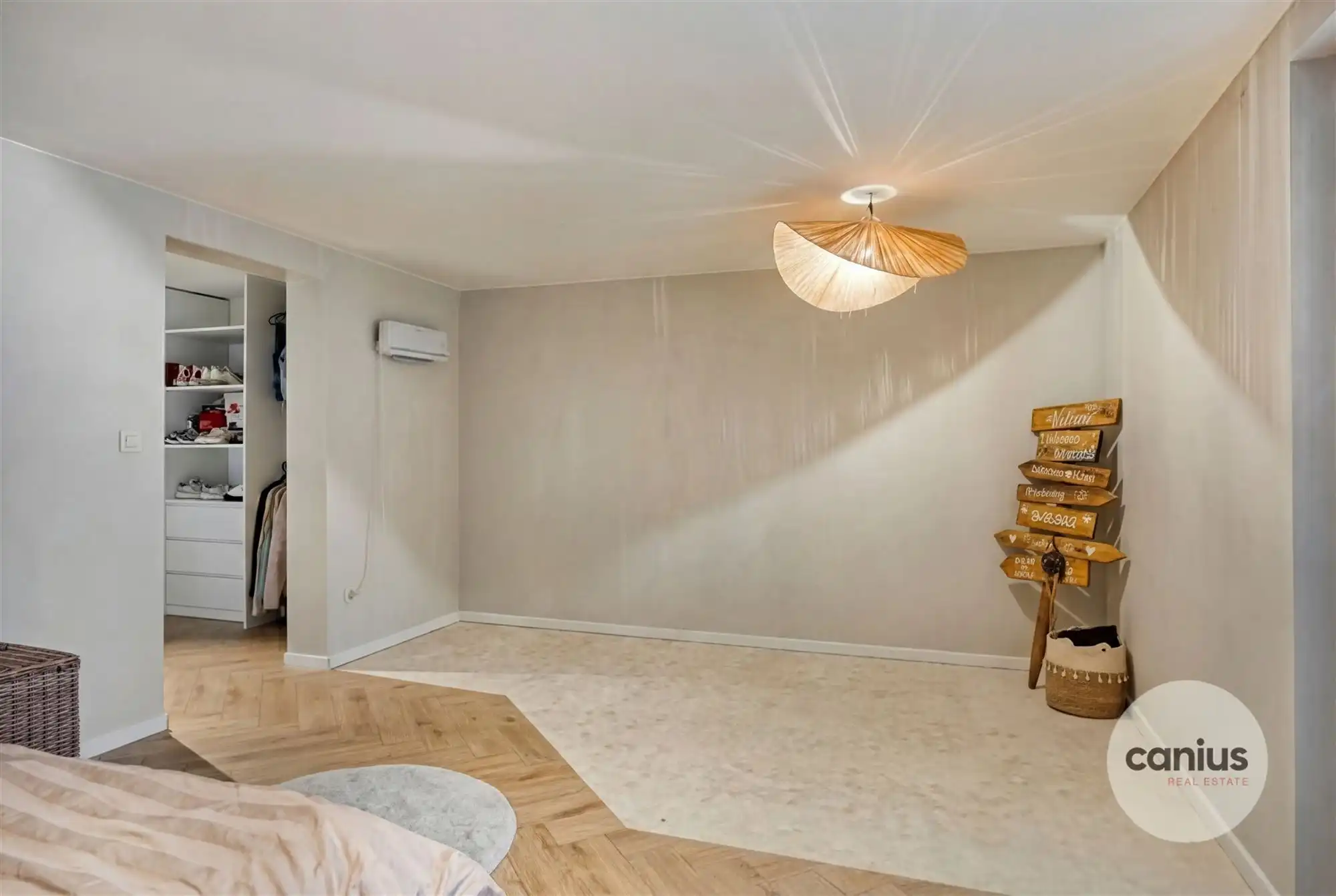 KNAPPE GELIJKVLOERSE WONING MET 4 SLAAPKAMERS foto 16