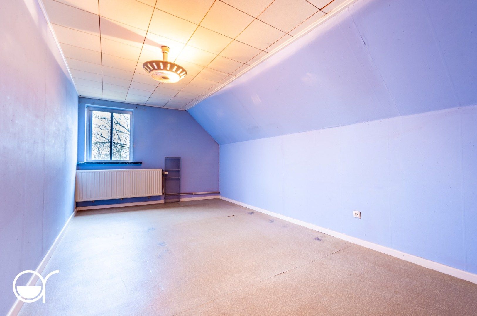 Op te frissen halfopen bebouwing met 5 garages in Mariakerke foto 21