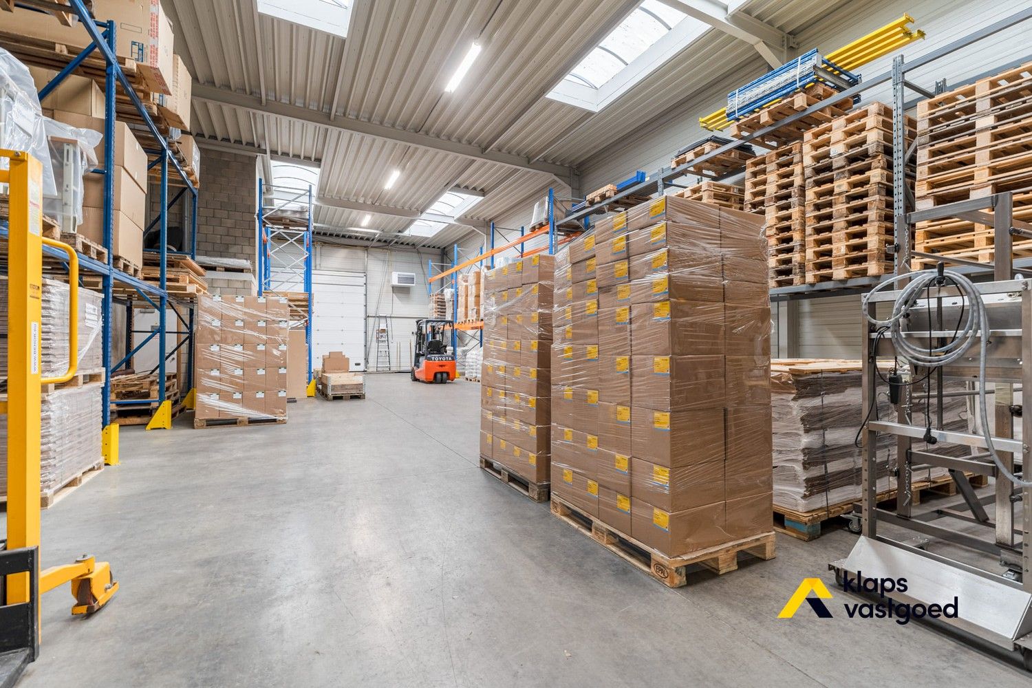 Knappe industriële hal op het bedrijventerrein van Rotem foto 33