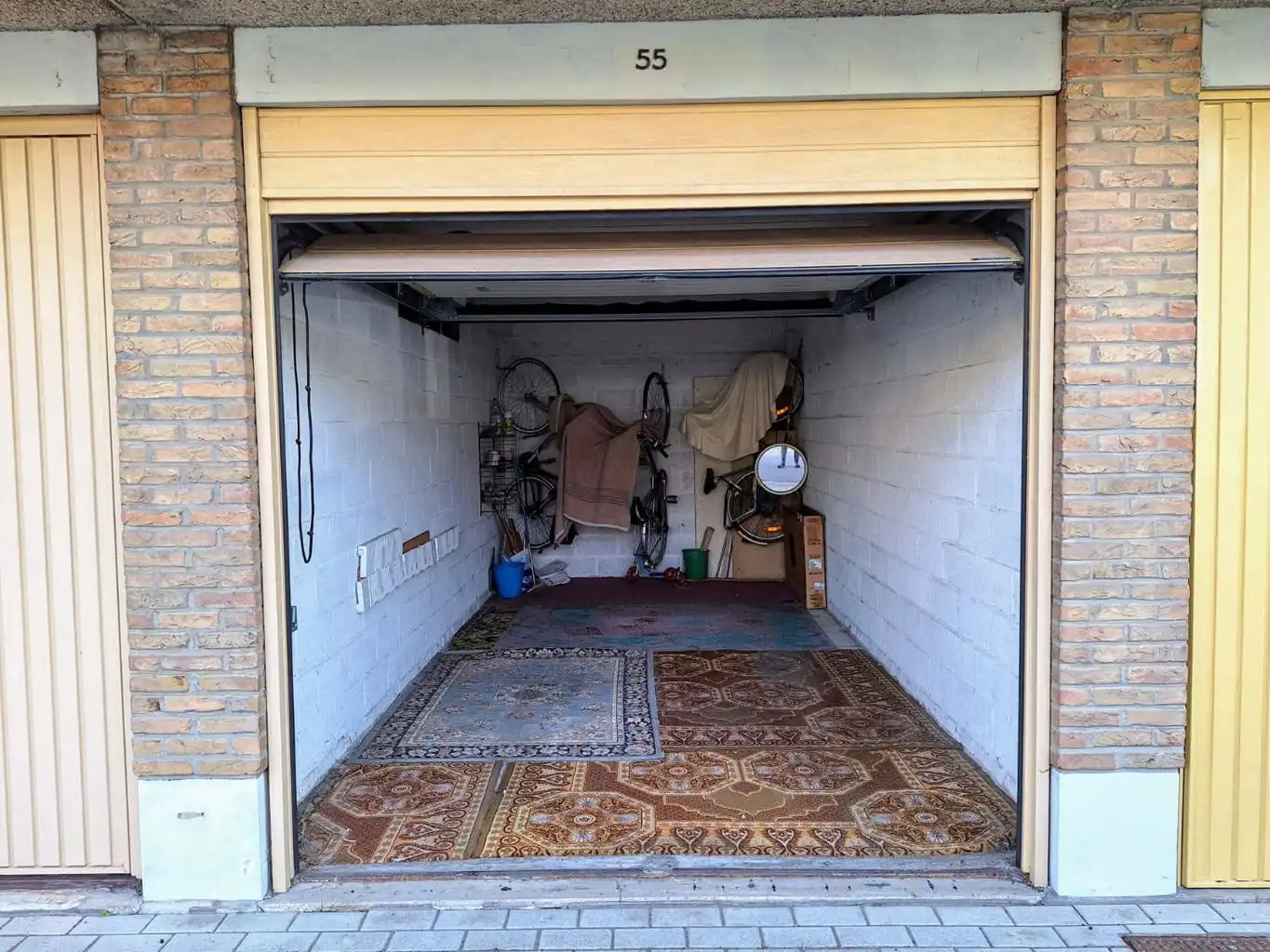 TE KOOP GARAGE TE WESTENDE foto 3