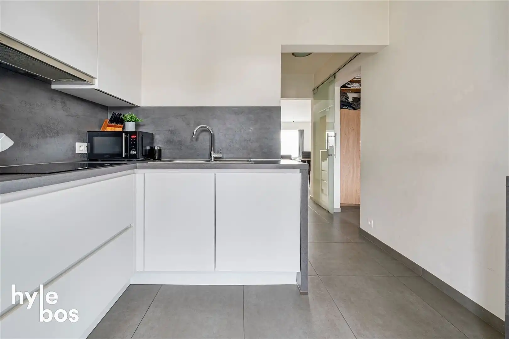 Instapklaar en energiezuinig appartement met garage en terras foto 9