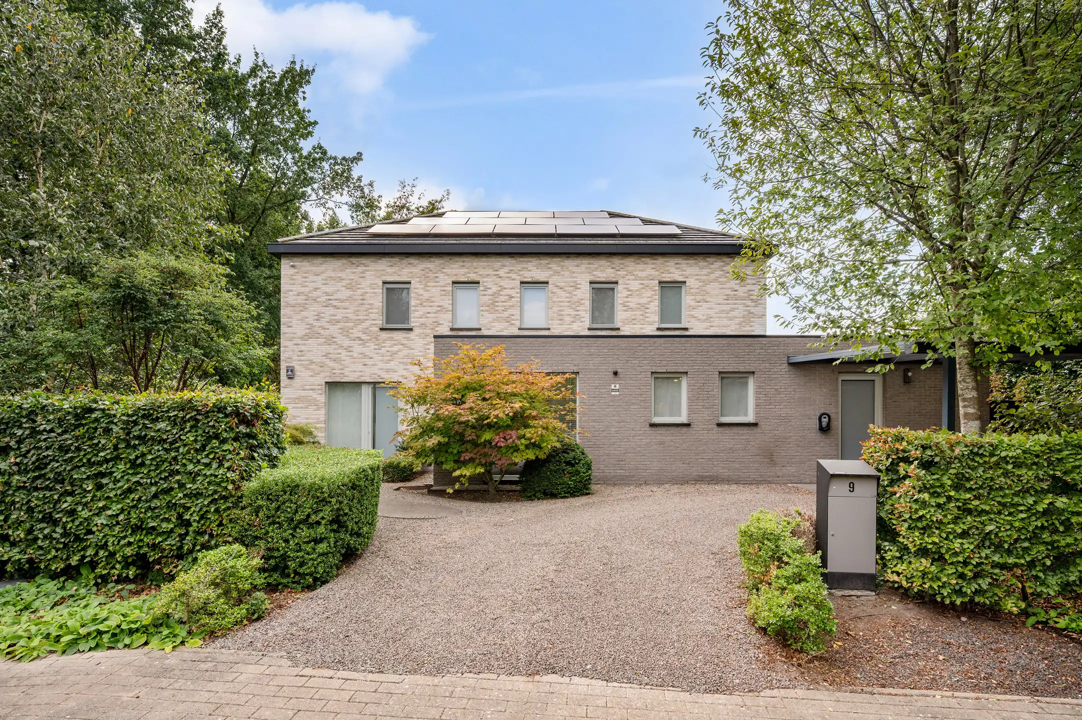 Moderne EPC A-villa op toplocatie nabij scholen en station, met prachtige tuin en privacy foto 2