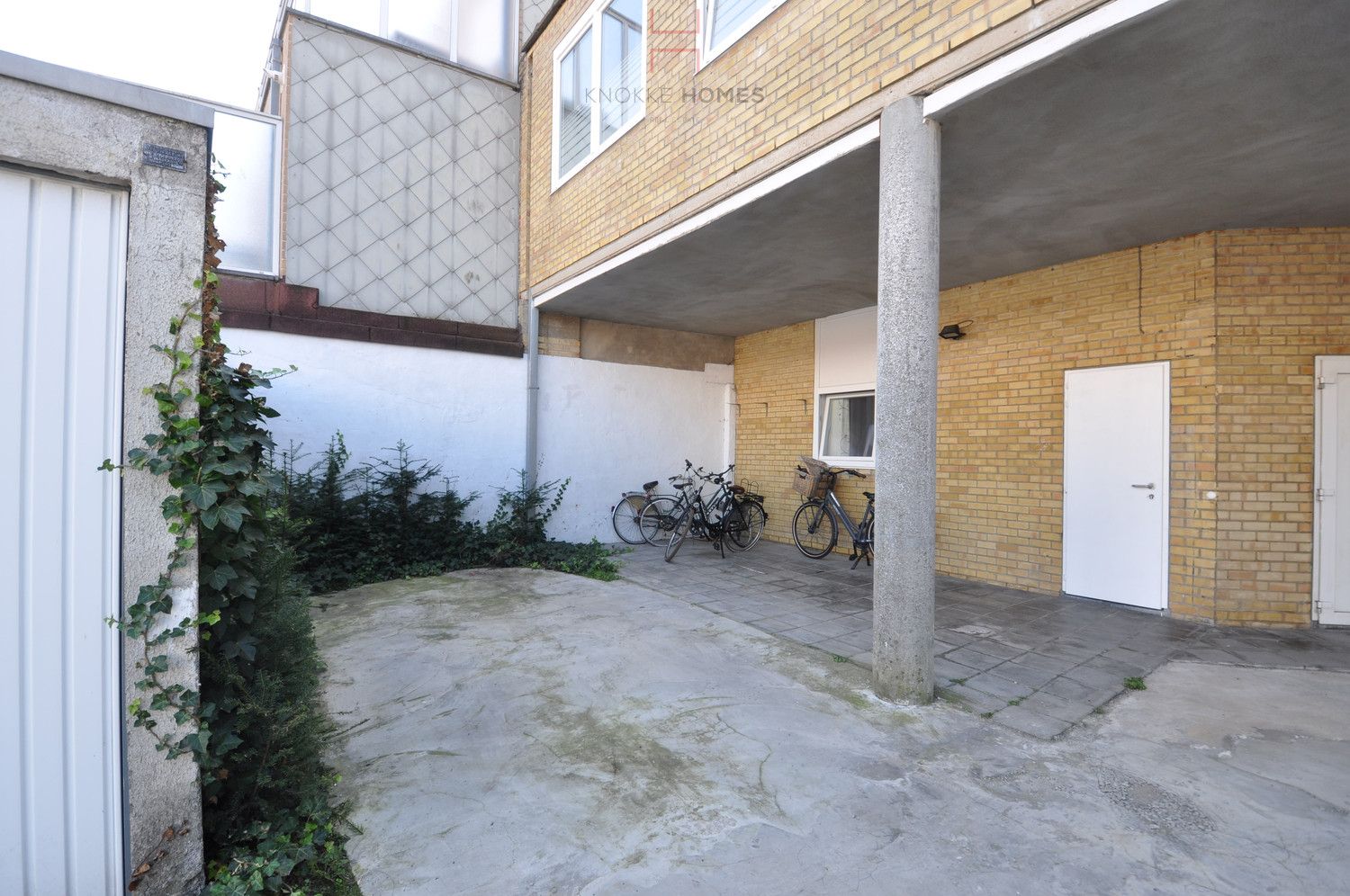 Parking te huur in het centrum van Heist foto 3