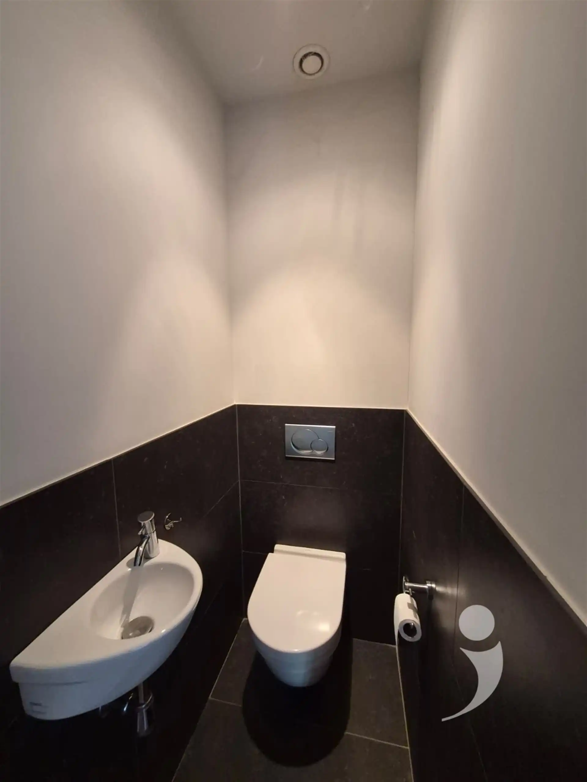 appartement met tuin en staanplaats voor de wagen foto 16