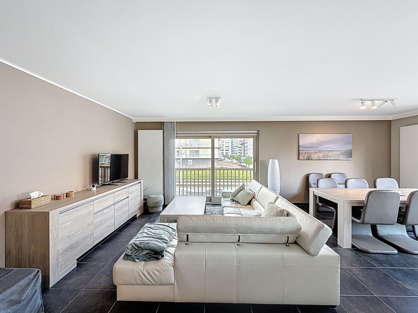 Luxueus, instapklaar appartement in Nieuwpoort-Bad foto {{pictureIndex}}