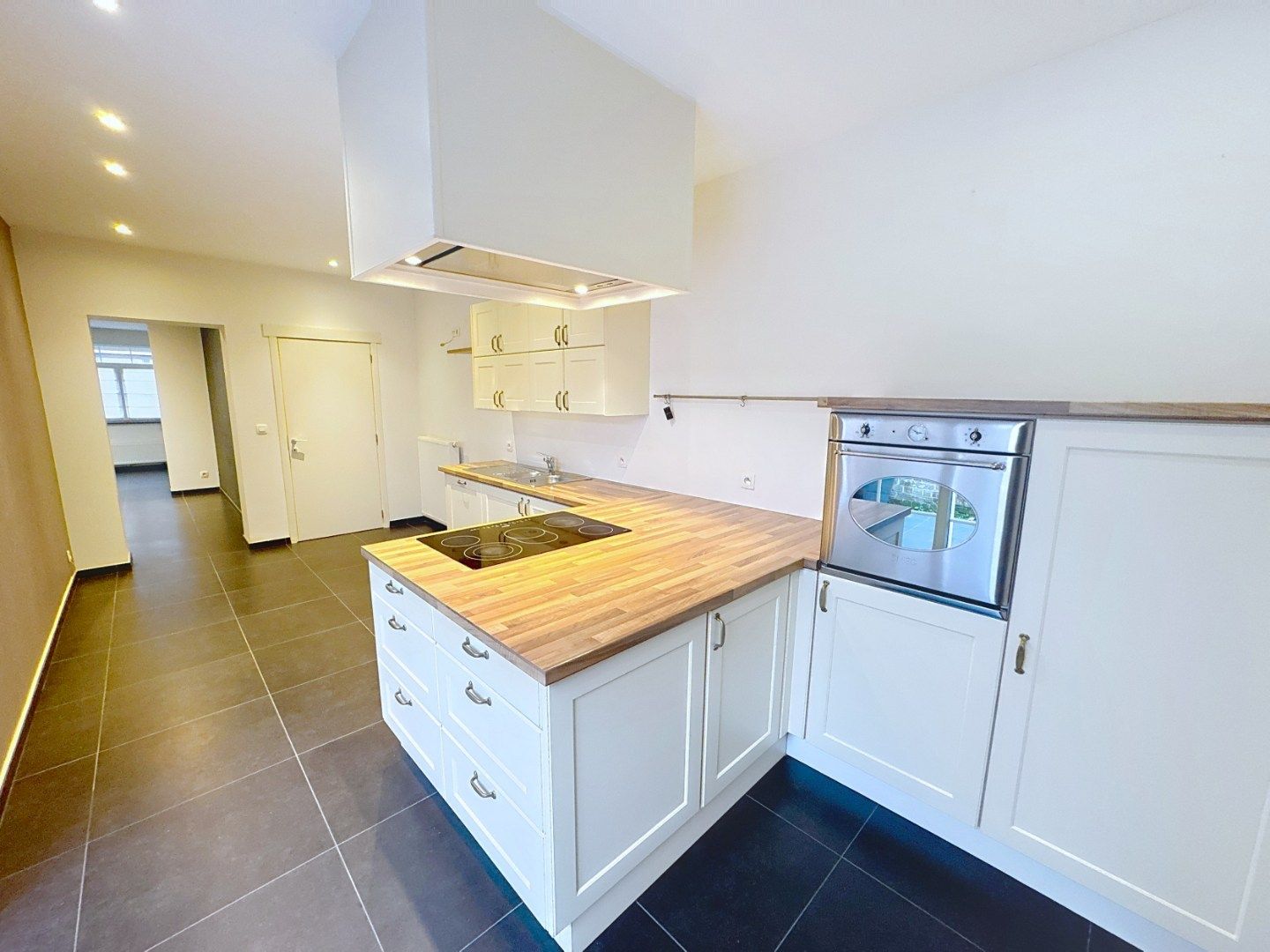 Prachtige en ruime woning in het centrum van Koekelare foto 6