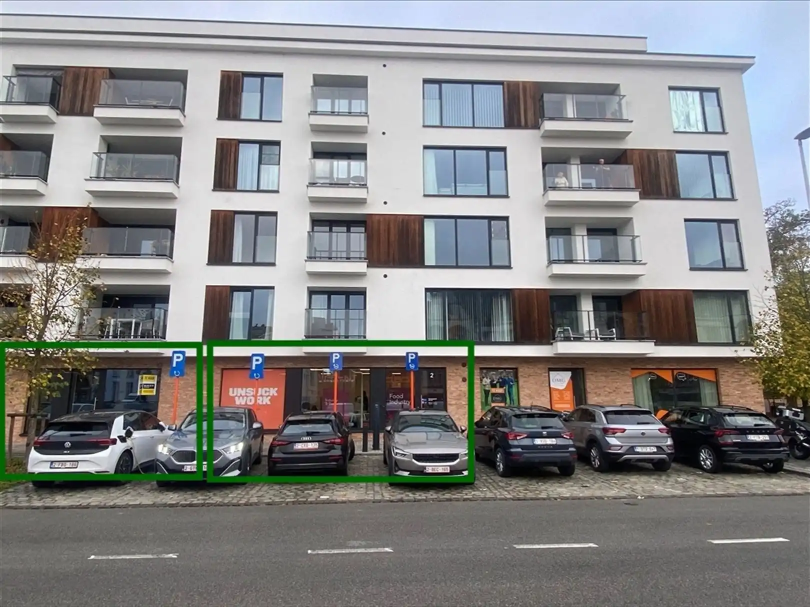 Gerenoveerd kantoor/handelspand in centrum Oudenaarde foto 2