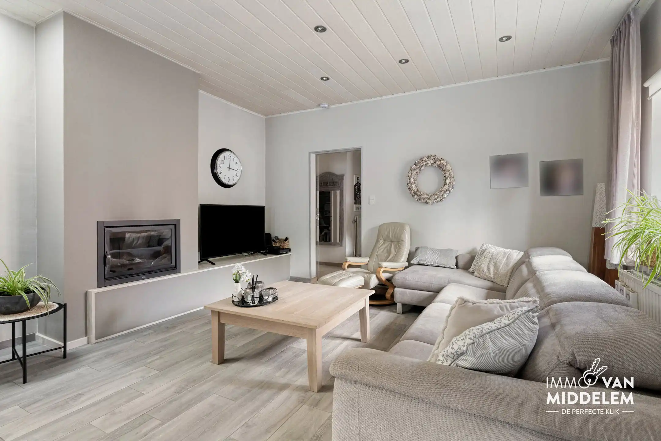 RUIME BUNGALOW MET 4 SLAAPKAMERS, GARAGE EN TUIN foto 5