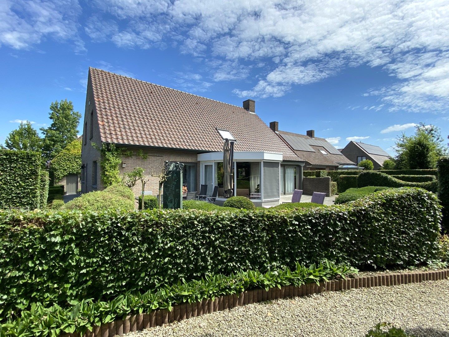 ZEER RUIME VILLA MET DUBBELE GARAGE EN GROTE TUIN foto 18