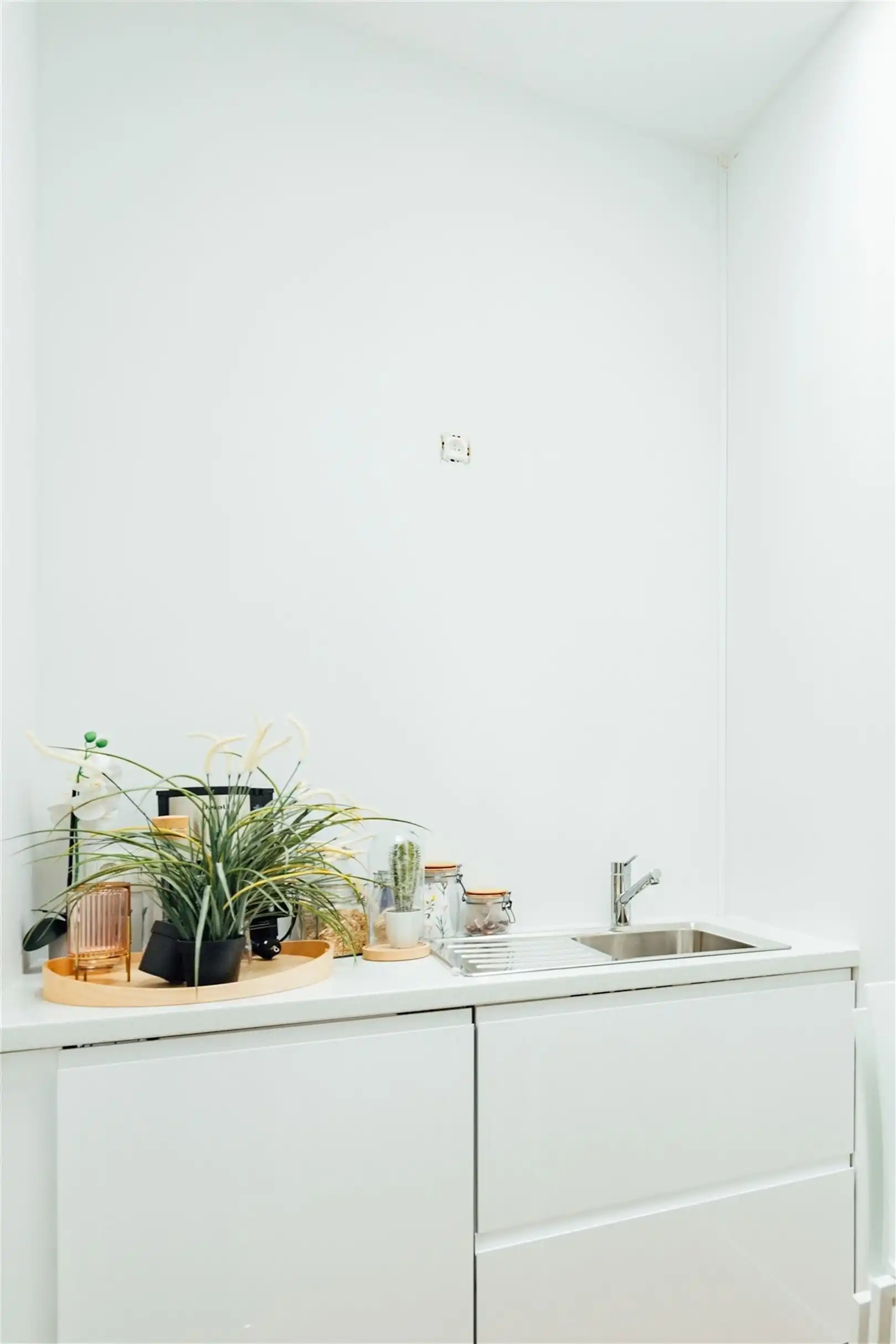 Opbrengsteigendom met praktijk en duplex appartement foto 12