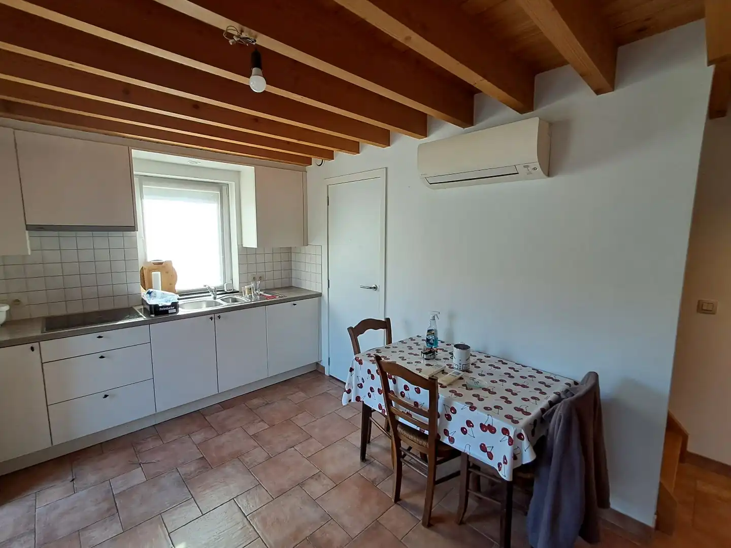 Knusse woning, centraal gelegen te Oedelem. foto 2