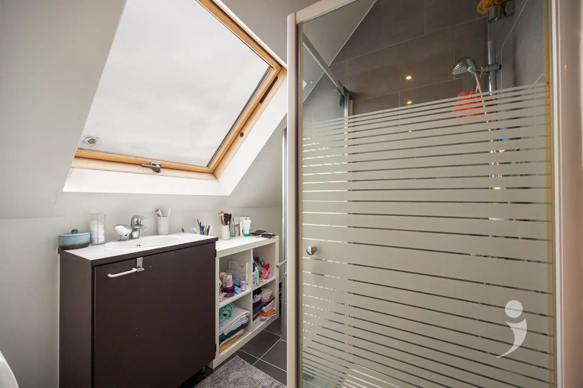 Energiezuinige woning met zwembad op uitstekende locatie in Schiplaken foto 20