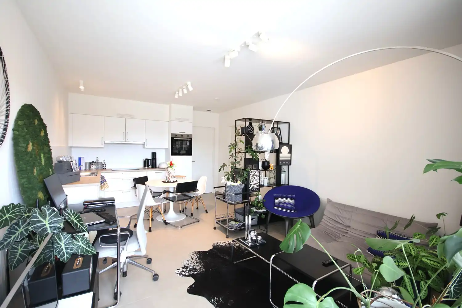 Instapklaar appartement met ruim terras in een moderne stijl foto 2