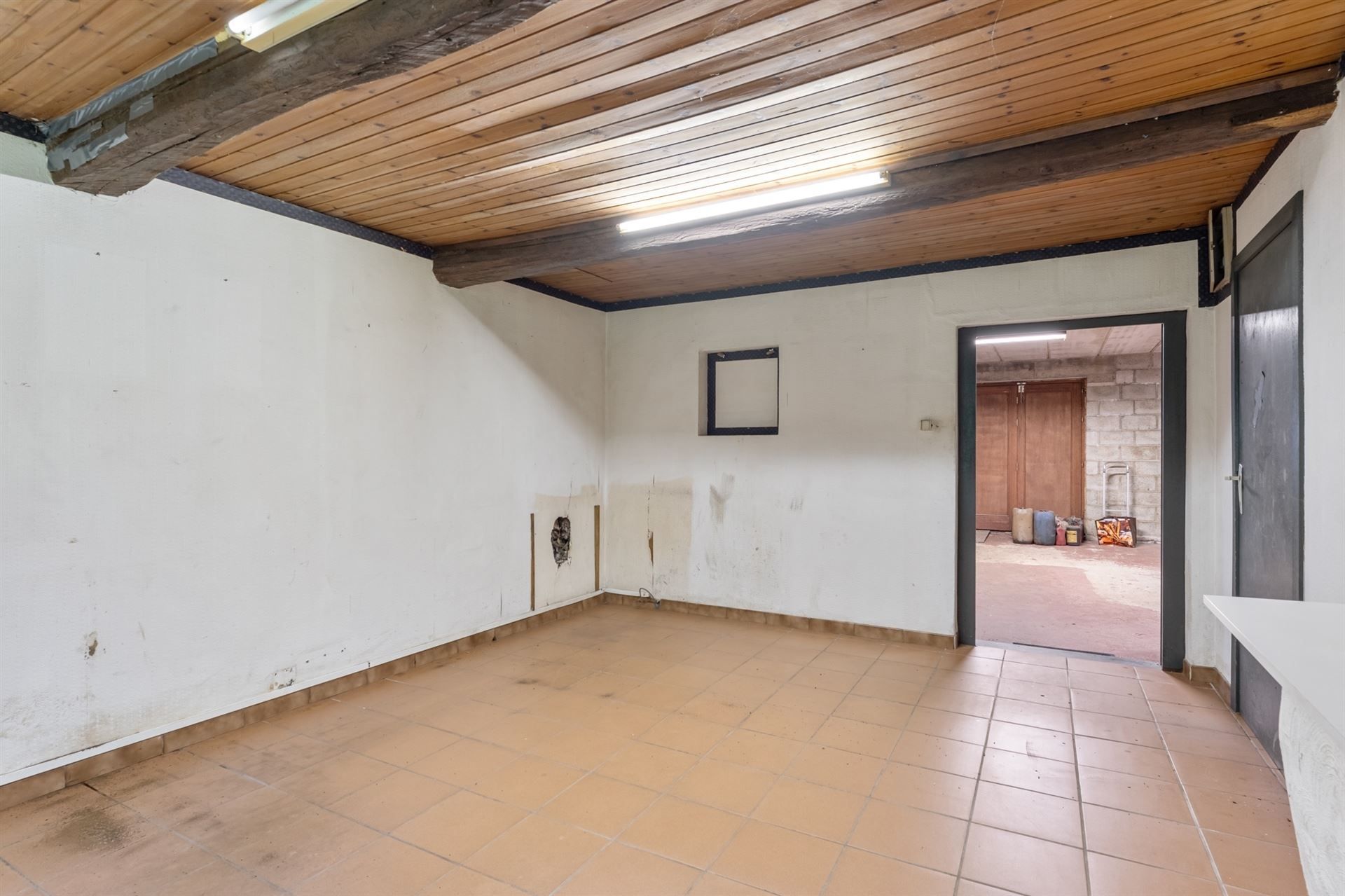 Te renoveren gebouw op en met grond. foto 7