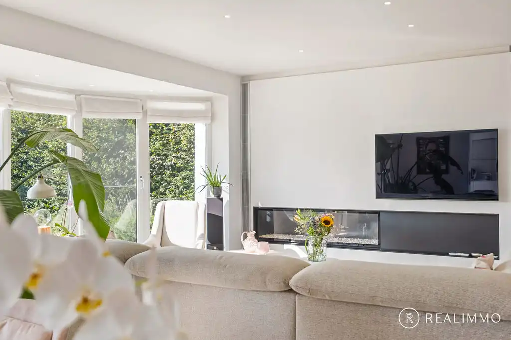 Tijdloze duurzame villa op 1.892m² met zwembad! foto 8