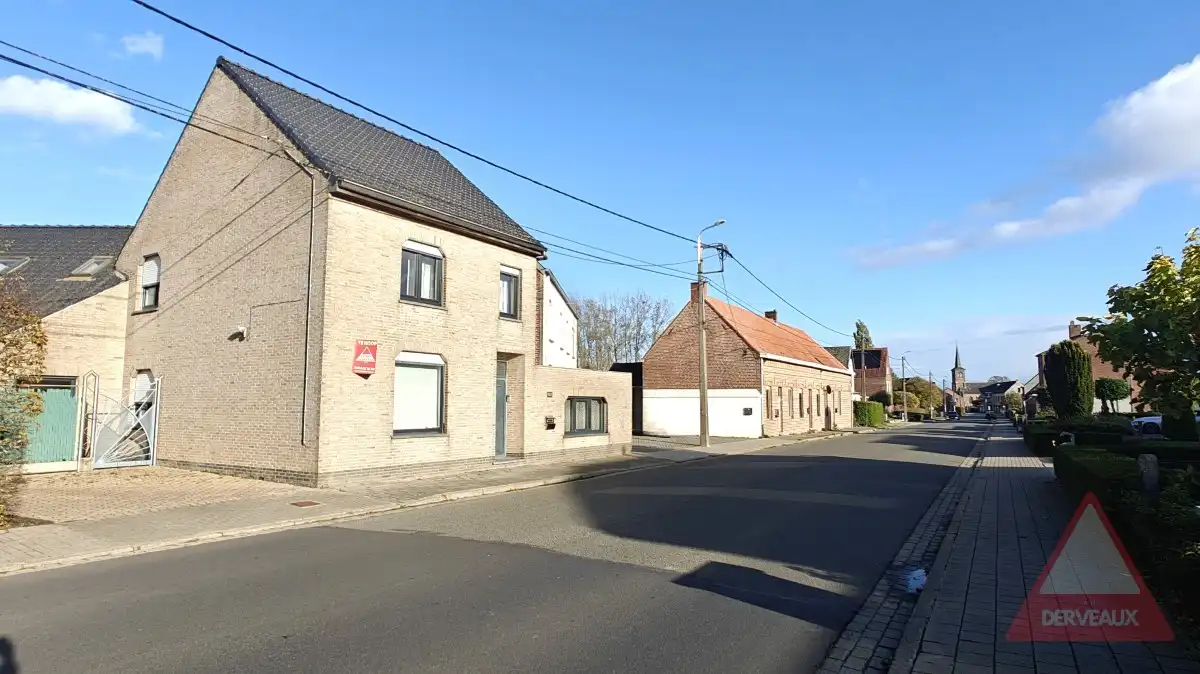 Hooglede – Open woning met loods, dubbele garage en lift op centrale ligging foto 2