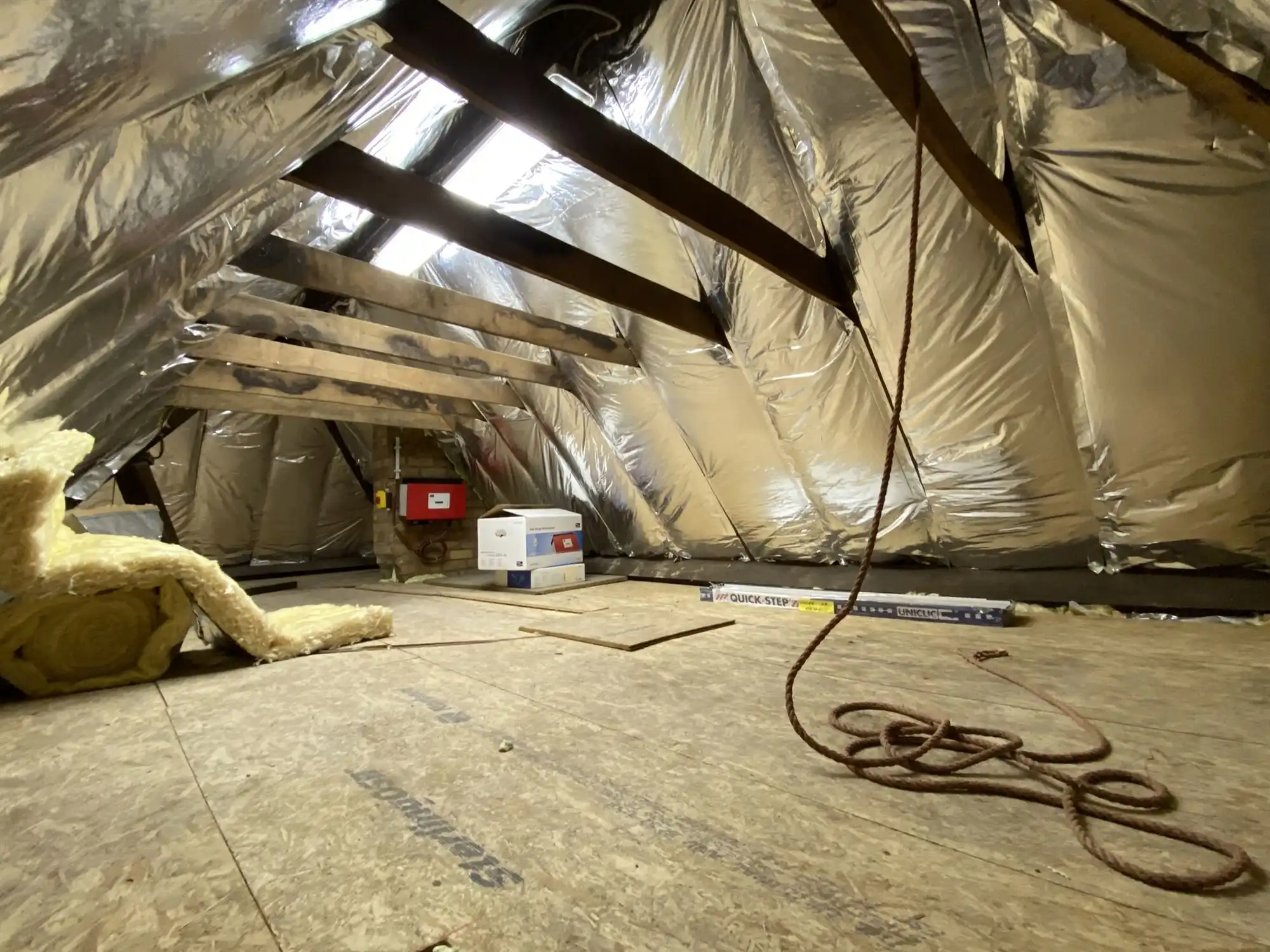 Charmante open bebouwing met 3 slaapkamers, grote garage en zonnepanelen foto 28