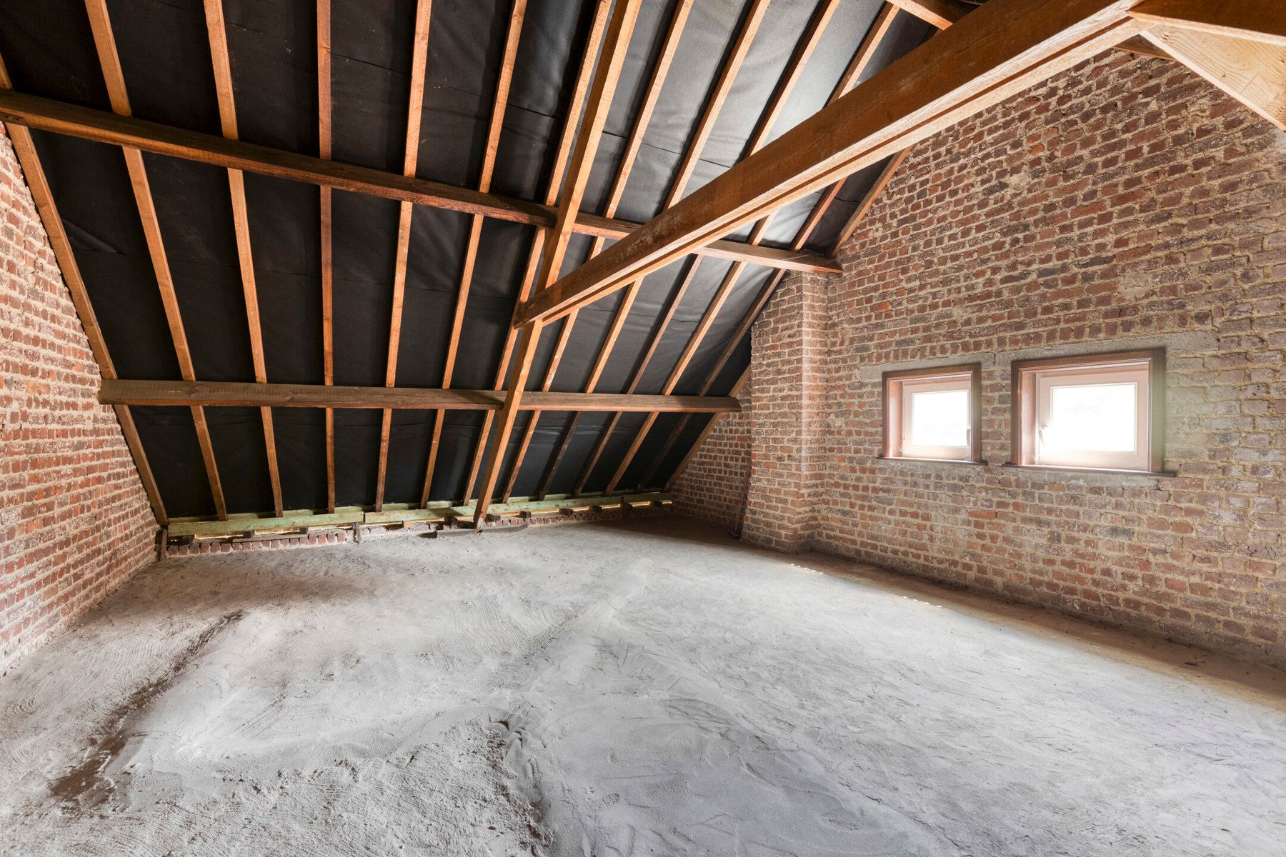 Deels te renoveren lichtrijke driegevelwoning  foto 16