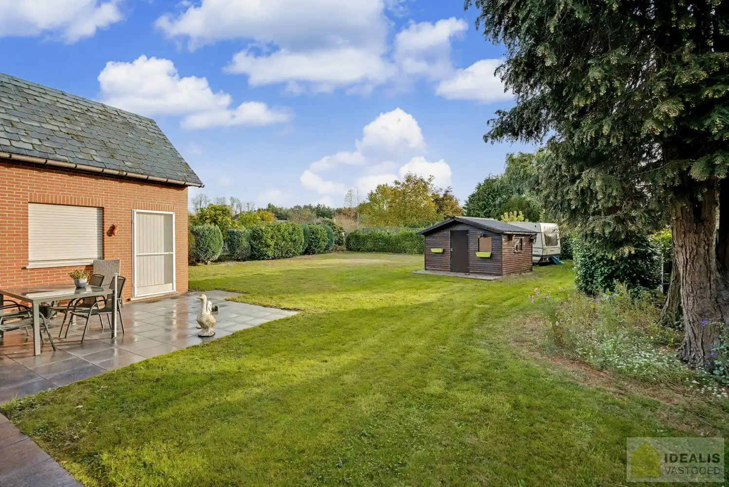 IDEALIS VASTGOED - Nabij het groen gelegen woning met een bewoonbare oppervlakte van + -125m² op een perceel van 7a59ca! Het betreft een zeer centraal gelegen woning t.o.v. grote steden als Leuven, Brussel, Antwerpen en Hasselt die vlot bereikbaar zijn door de nabijheid van de E313 en E314. Uitermate geschikt voor kandidaten op zoek naar een te renoveren woning in de groene omgeving van Linkhout!! foto 24