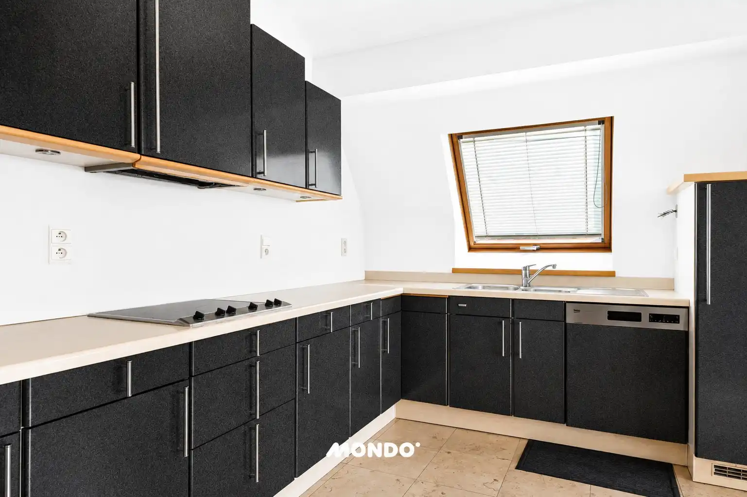 Ruim en lichtrijk appartement met 3 slaapkamers! foto 6
