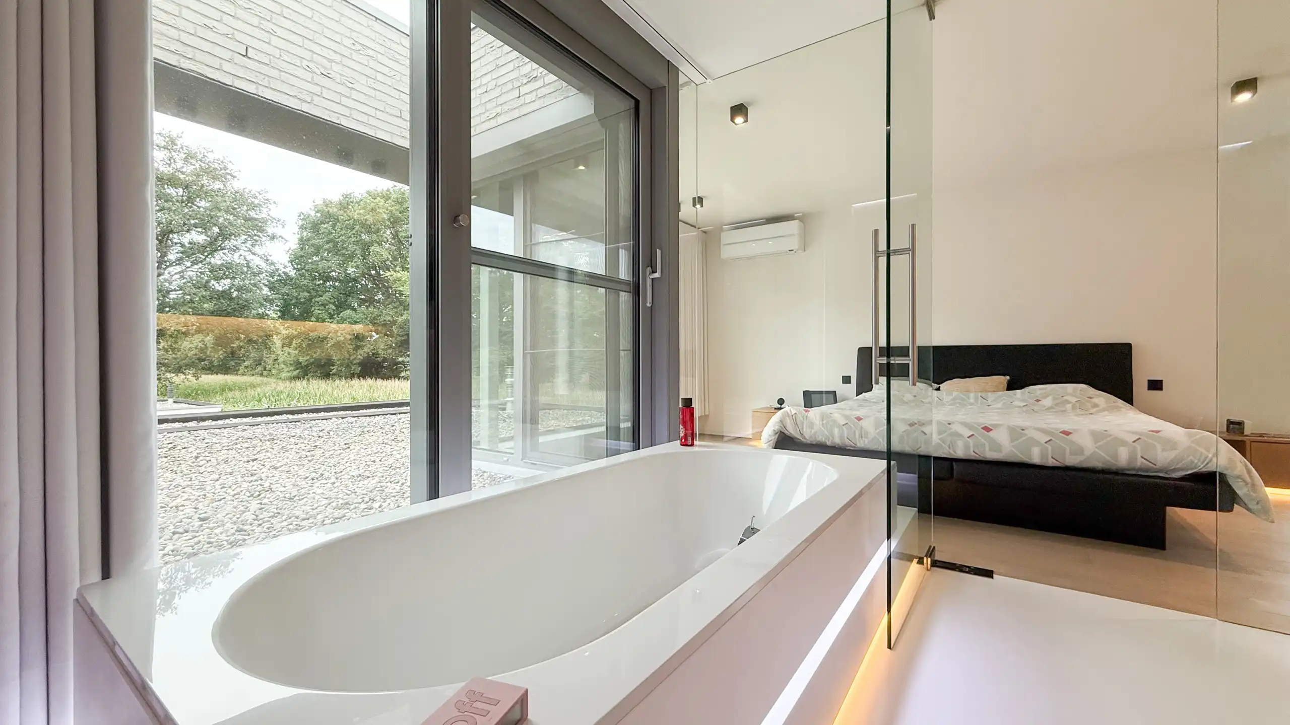 High-end instapklare woning met 4slpk, zwembad + terras! foto 30