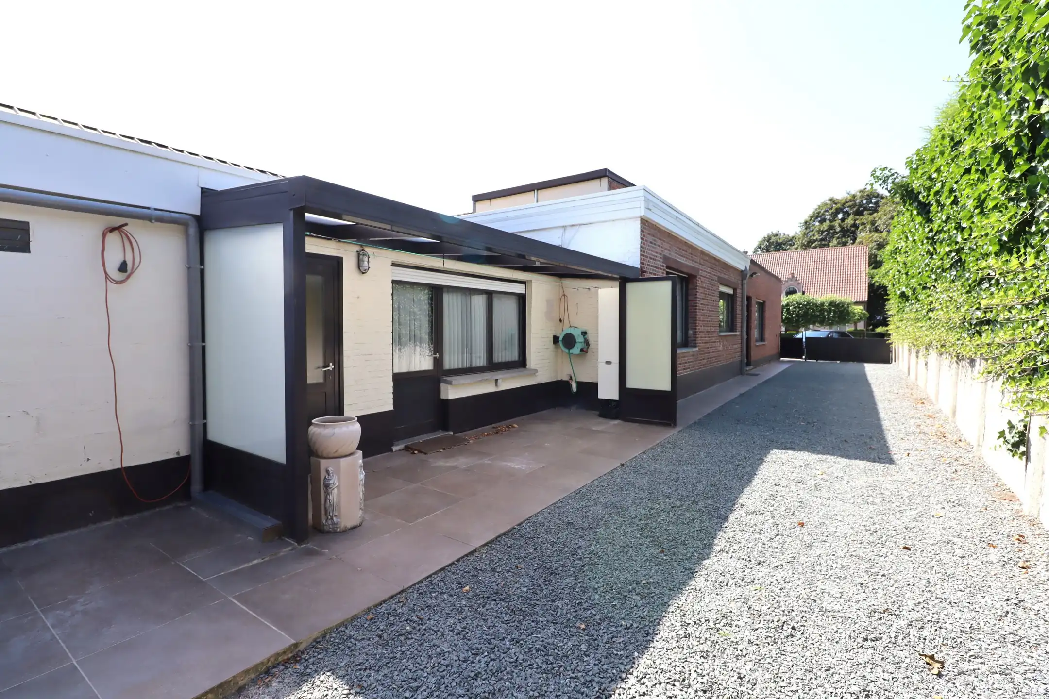 woning met loods van ca. 60 m² en ruime parkeergelegenheid in Bornem foto 3