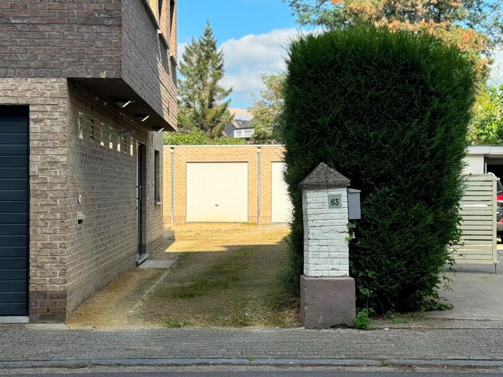 Ruim duplexappartement met garage in een rustige buurt van Sint-Amandsberg foto 22